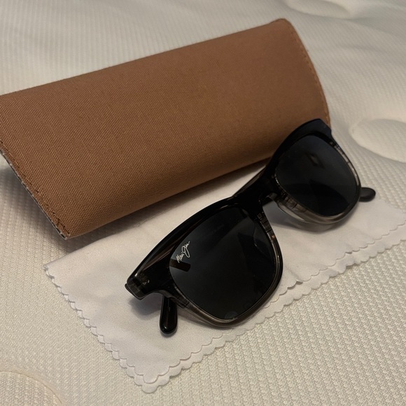 Maui Jim Aloha Friday Gray Stripe Sunglasses - Picture 1 of 5